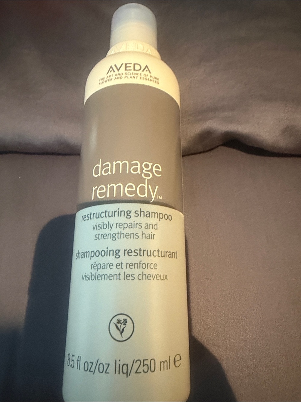AVEDA Damage Remedy Restructuring Shampoo - Sage Green & Cream